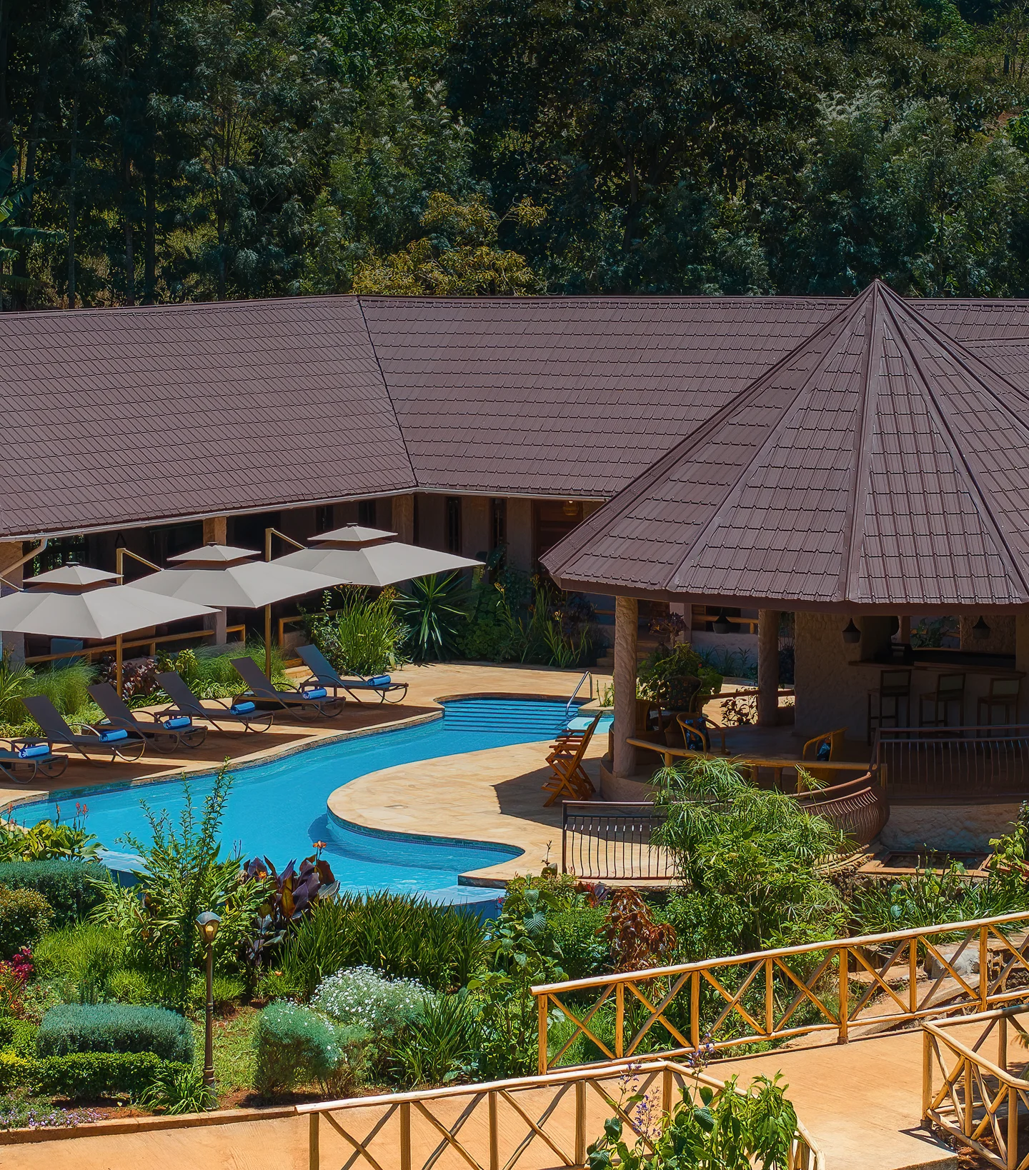 Maji Maji Pool & Bar